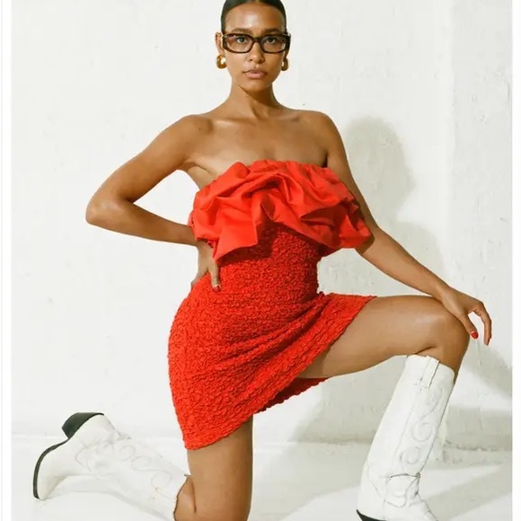 Mara Hoffman Kenza ruffled smocked popcorn strapless mini dress in poppy - Picture 3 of 6